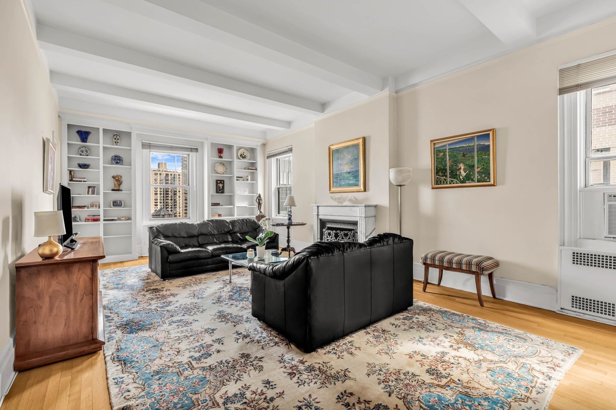 Tour Inside this Charming 1 Bedroom Co-op in The Upper East Side
