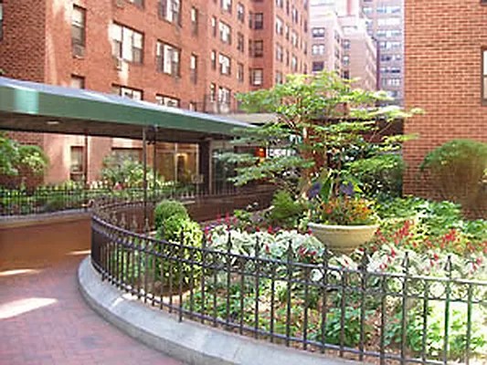 5. 2 Tudor City Place