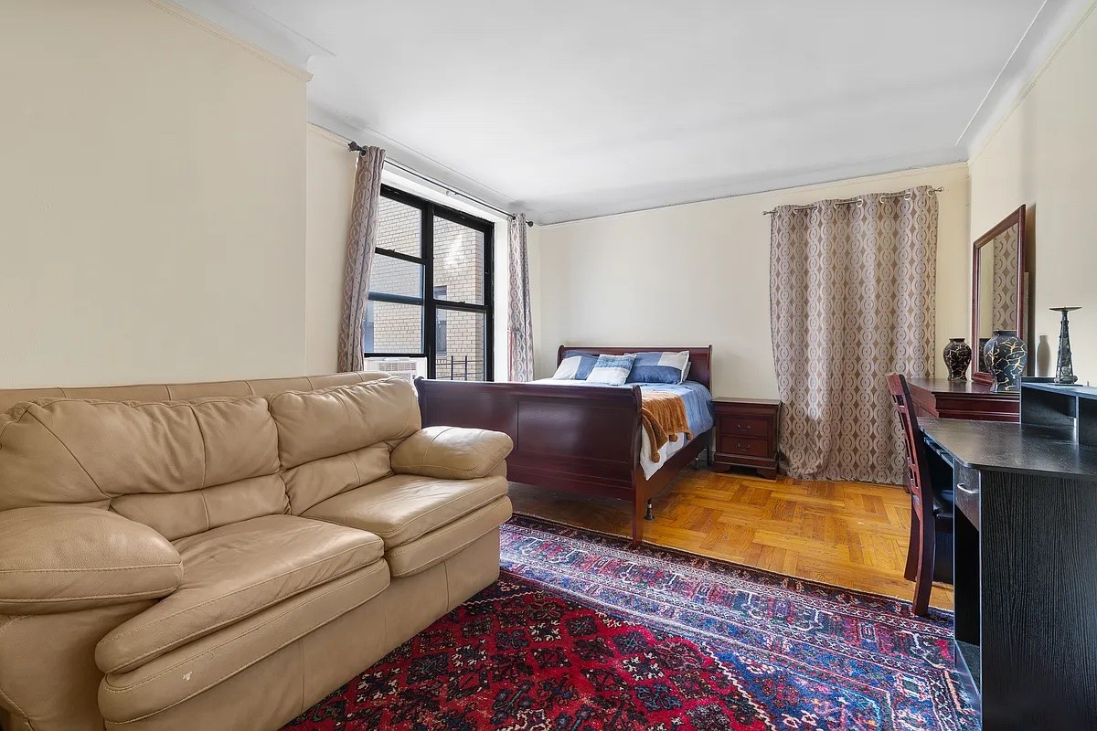 3. 860 Grand Concourse