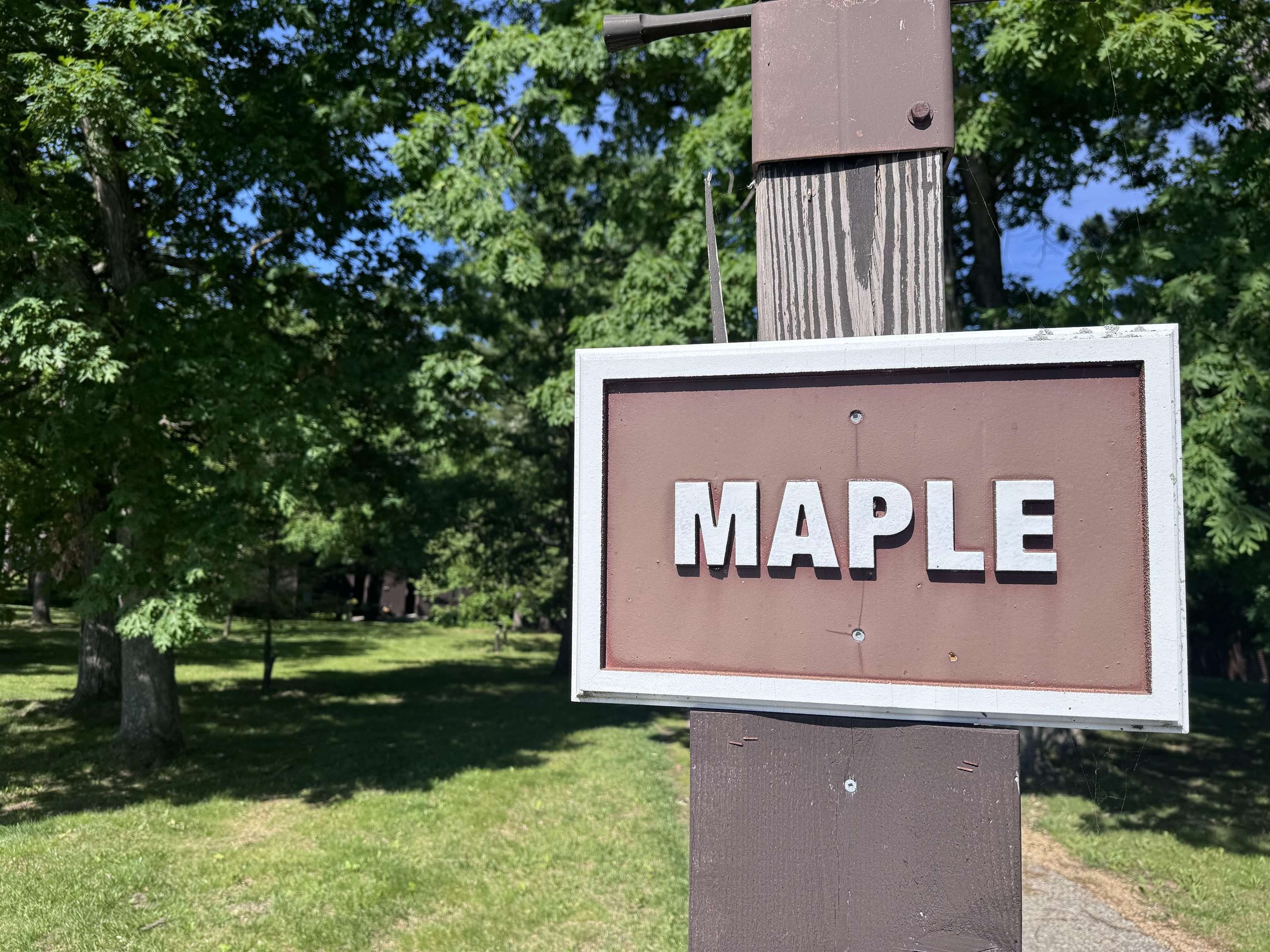 1. 5 Maple Trail