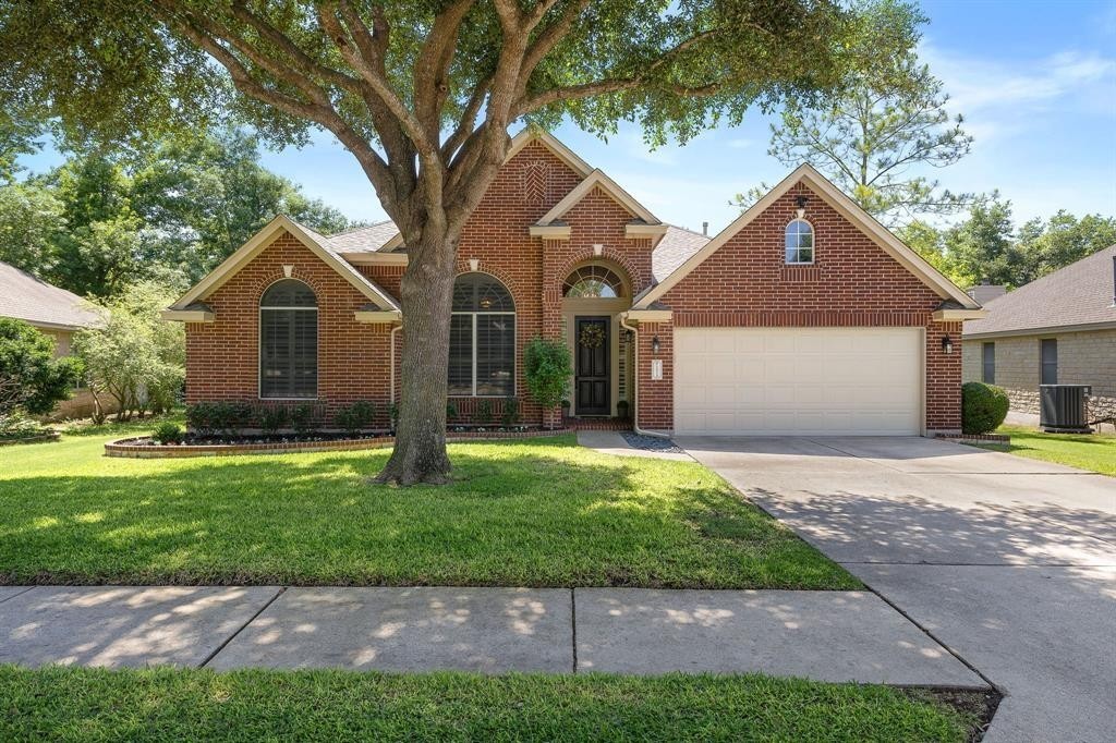 1. 1510  Laurel Oak Loop