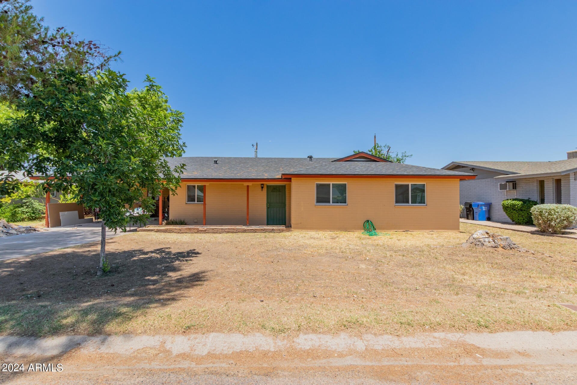 1. 742 E Sierra Vista Drive