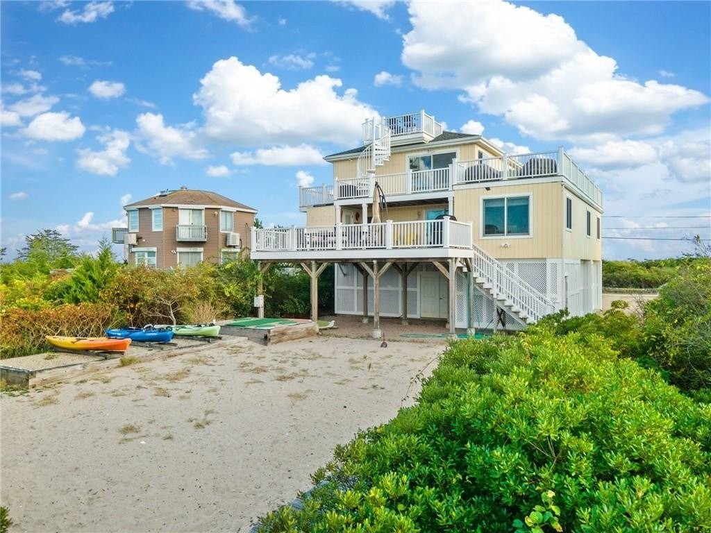 2. 546 East Beach Road