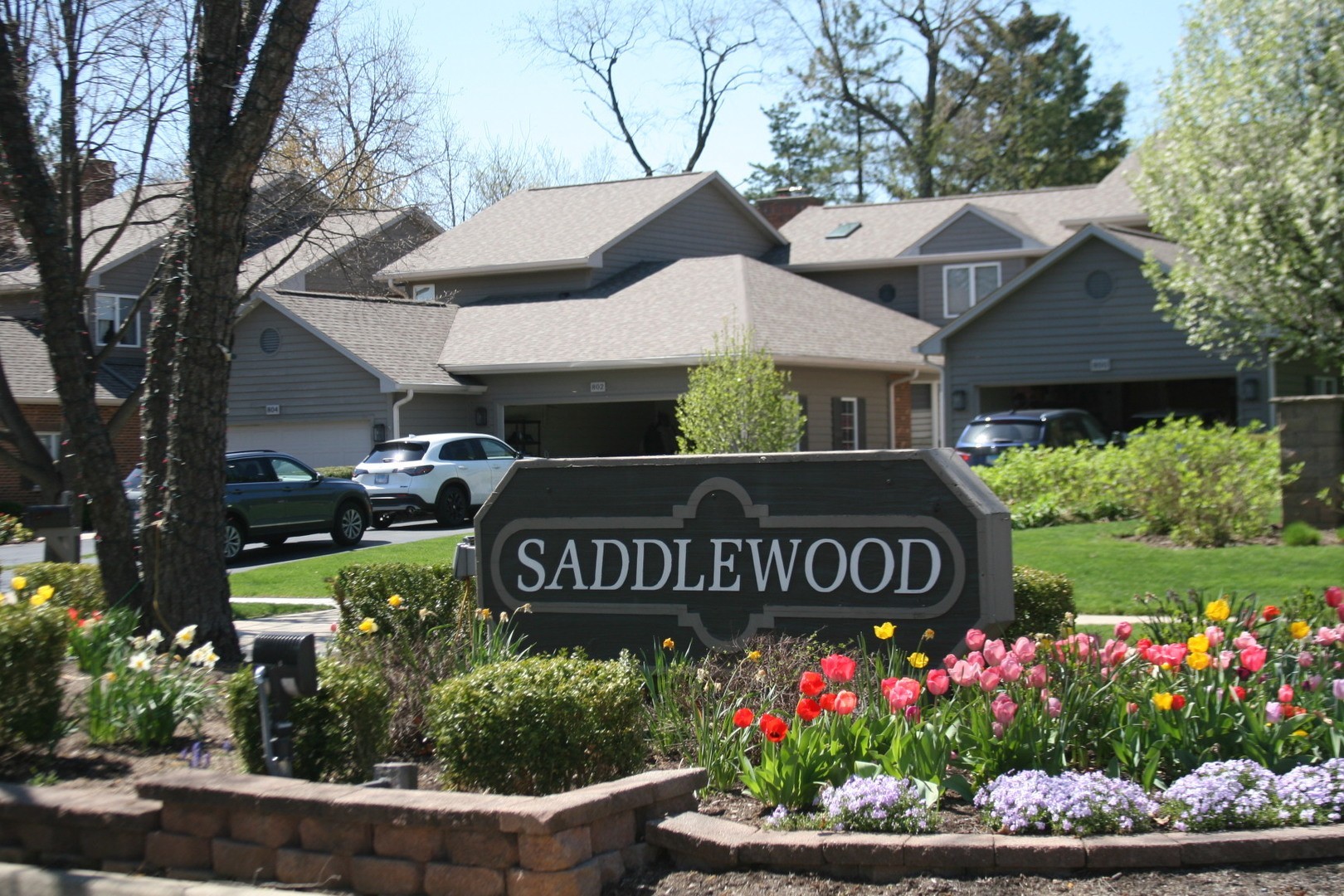 25. 898 Saddlewood Drive