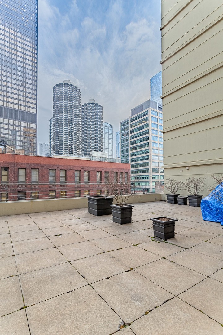 19. 440 N Wabash Avenue