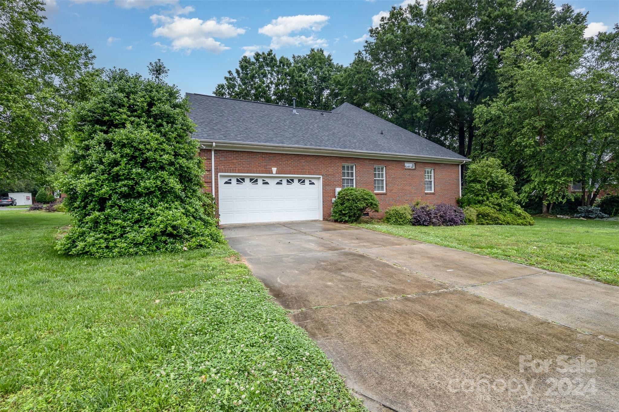 2. 2900 Dahlonega Court