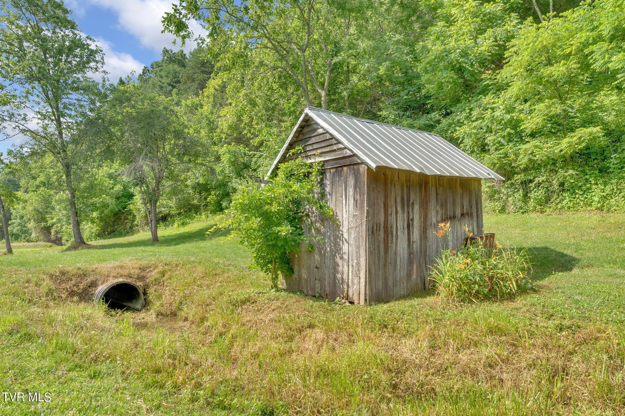 41. 401 Jenkins Hollow Road