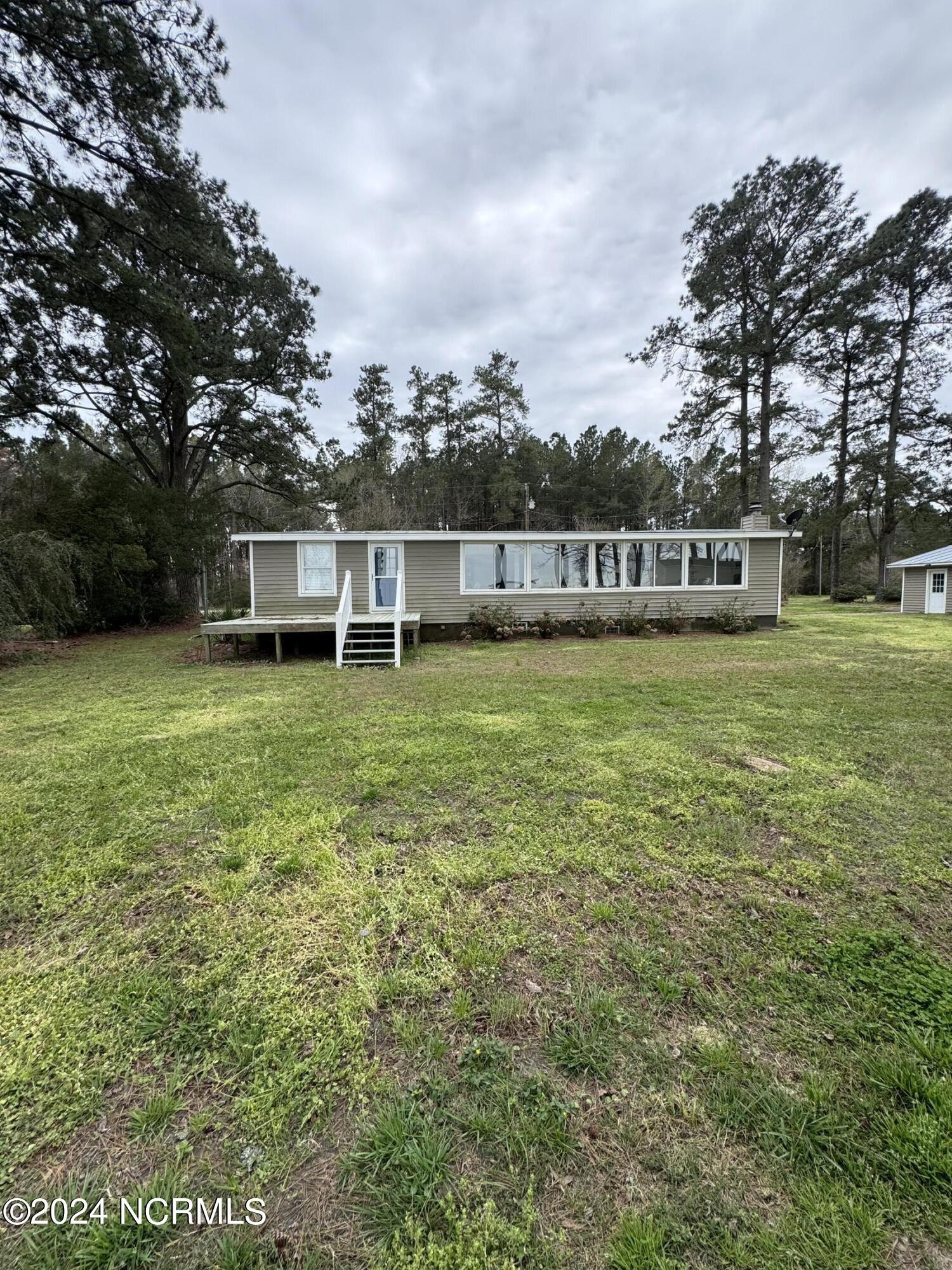 2. 2995 Hickory Point Road