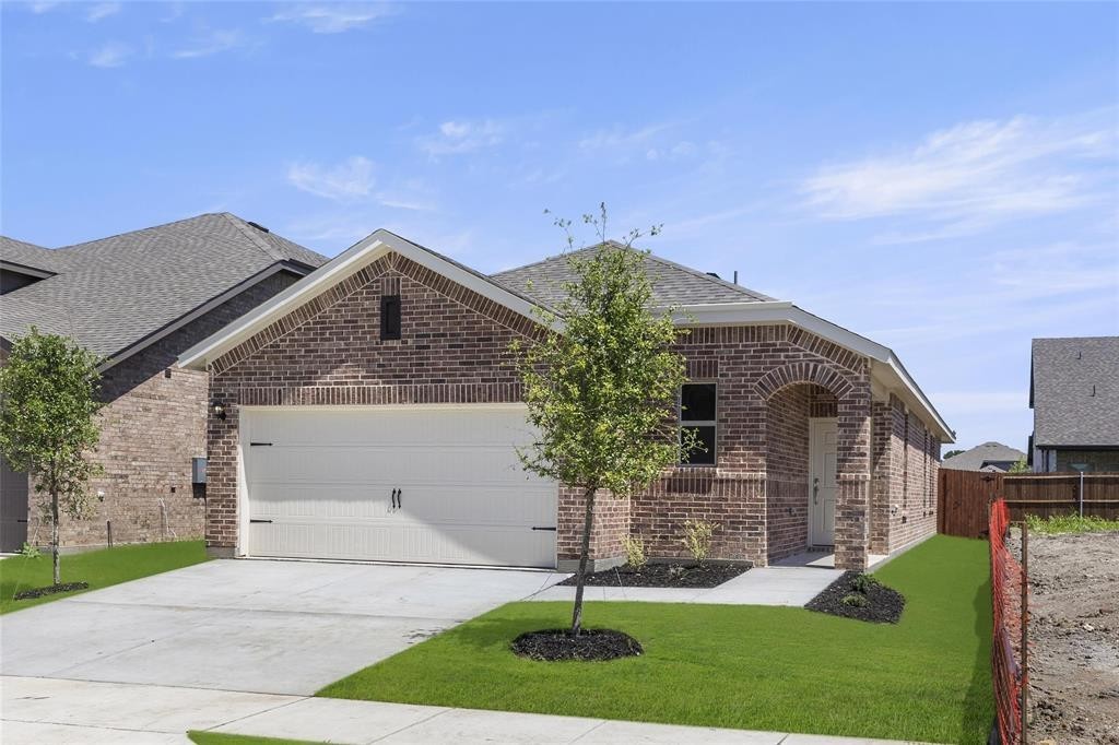 4. 3310 Sedge Grass Drive