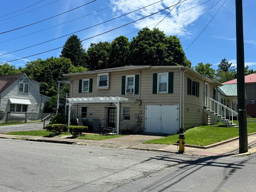 2. 721 North Kanawha Street