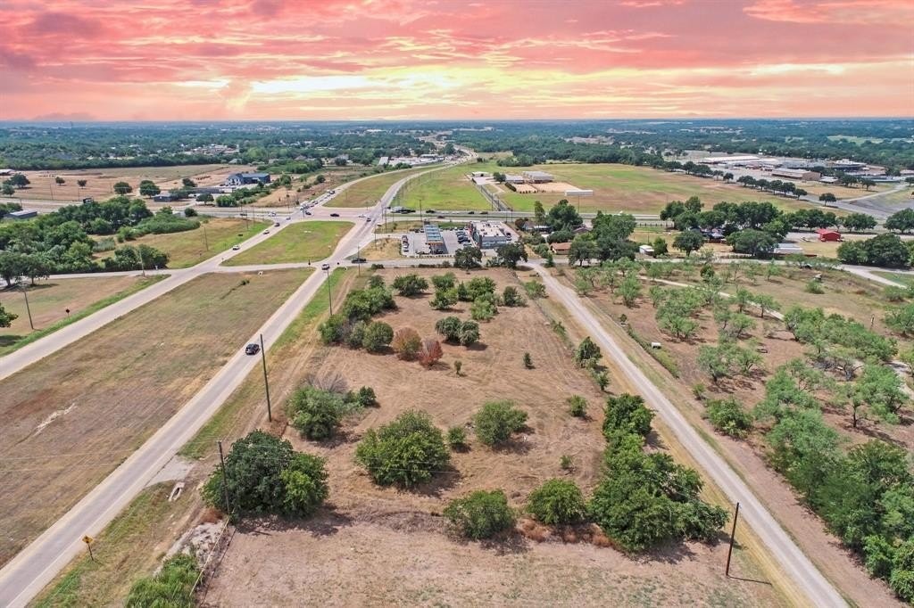 1. 1882 Old Mineral Wells Highway