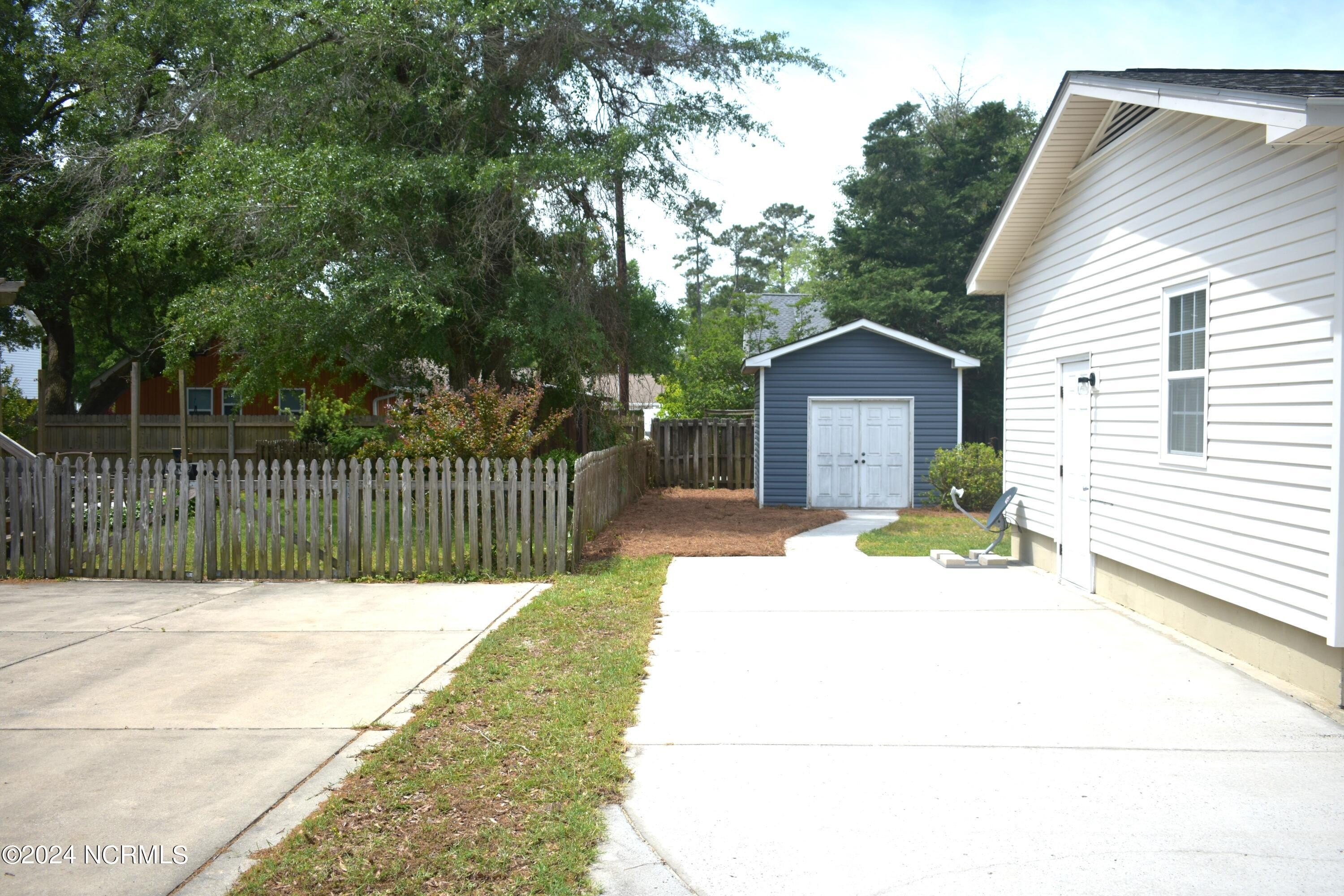 14. 1910 Harbor Drive SW