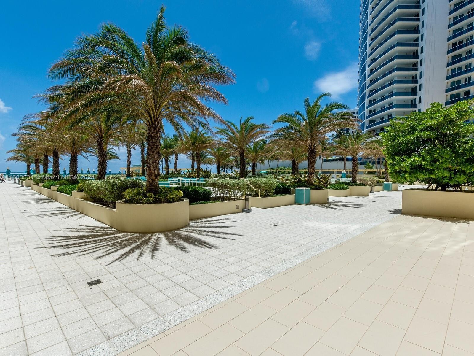 21. 2501 S Ocean Dr