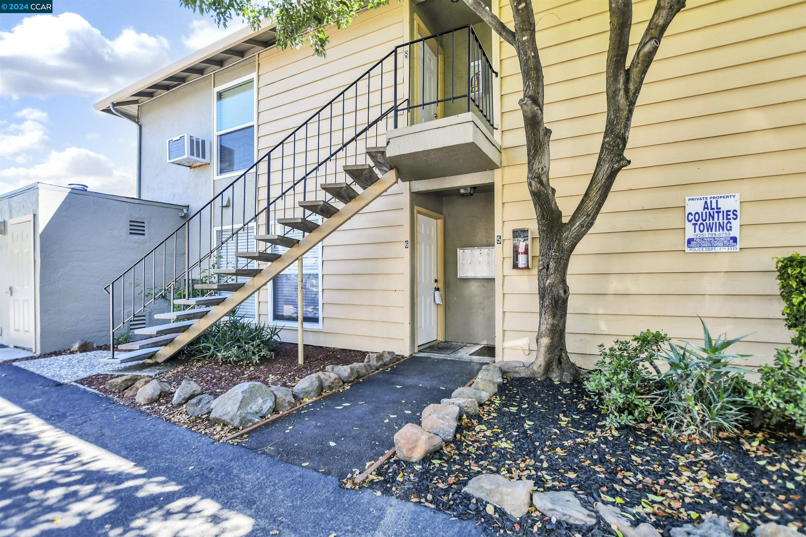 2. 2236 Hillsborough Ct