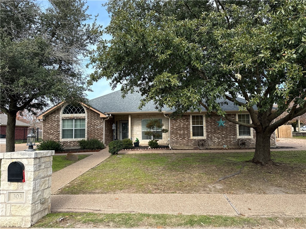 1. 303 S Cedar Ridge Circle