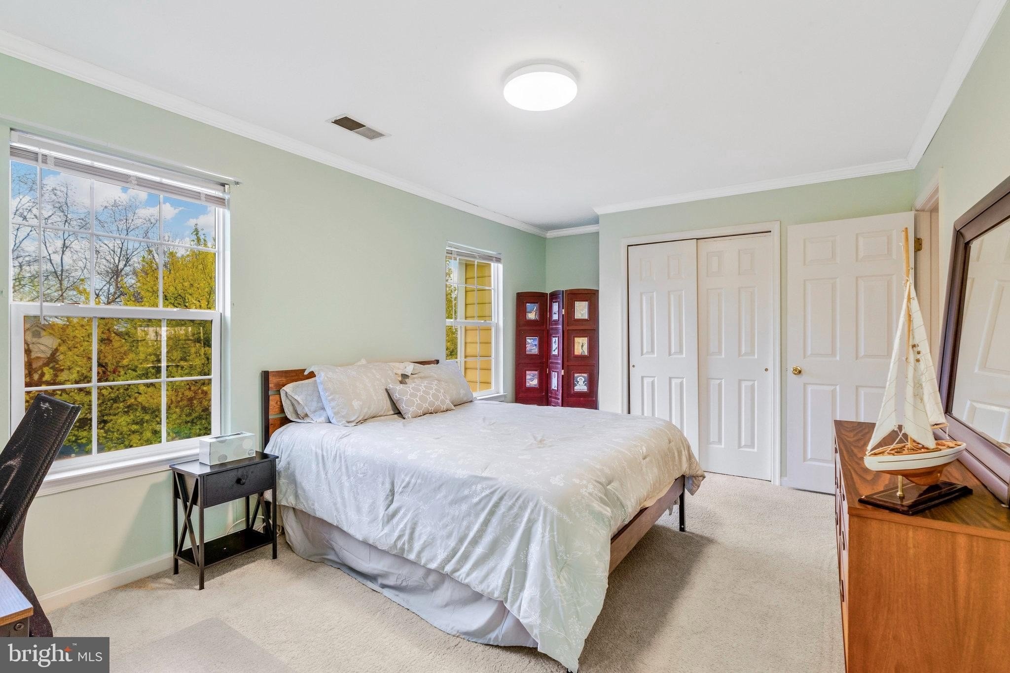 32. 13 Linden Hill Way SW