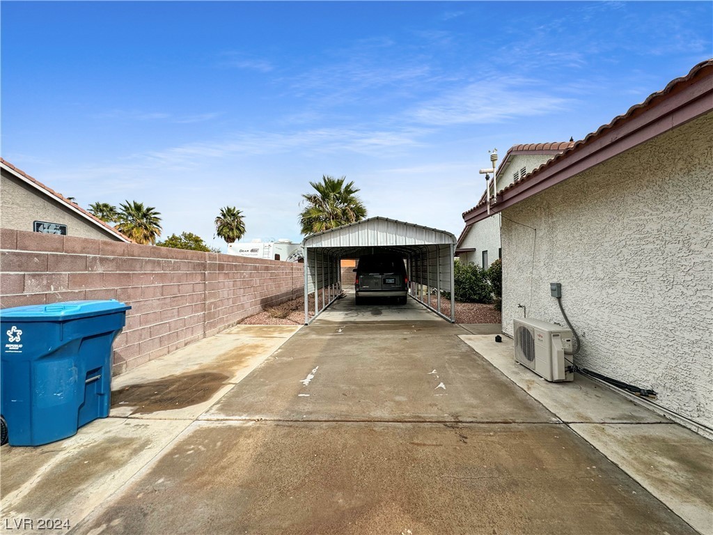 43. 3120 N Torrey Pines Drive