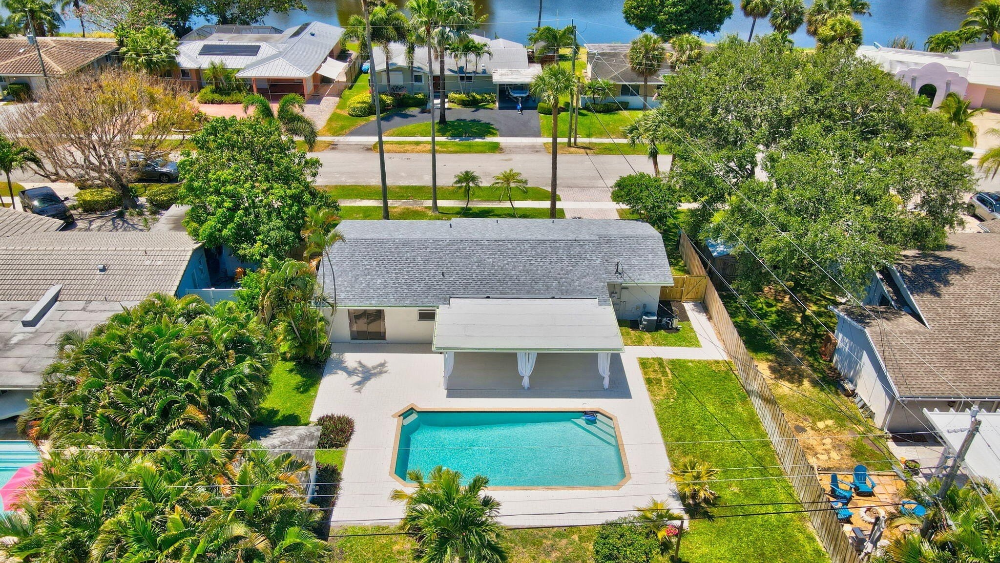 6. 832 SW 10th Avenue