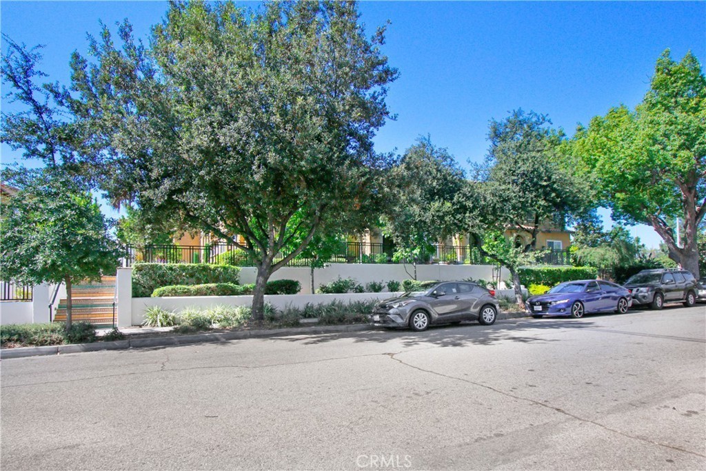 1. 281 N Mar Vista Avenue