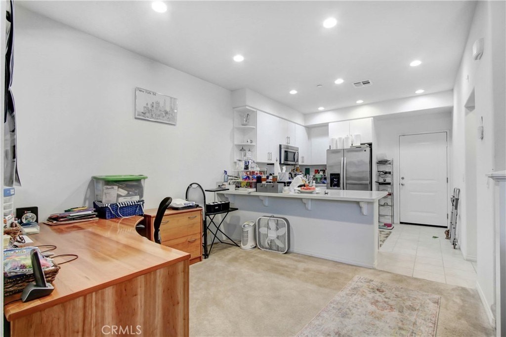 5. 281 N Mar Vista Avenue