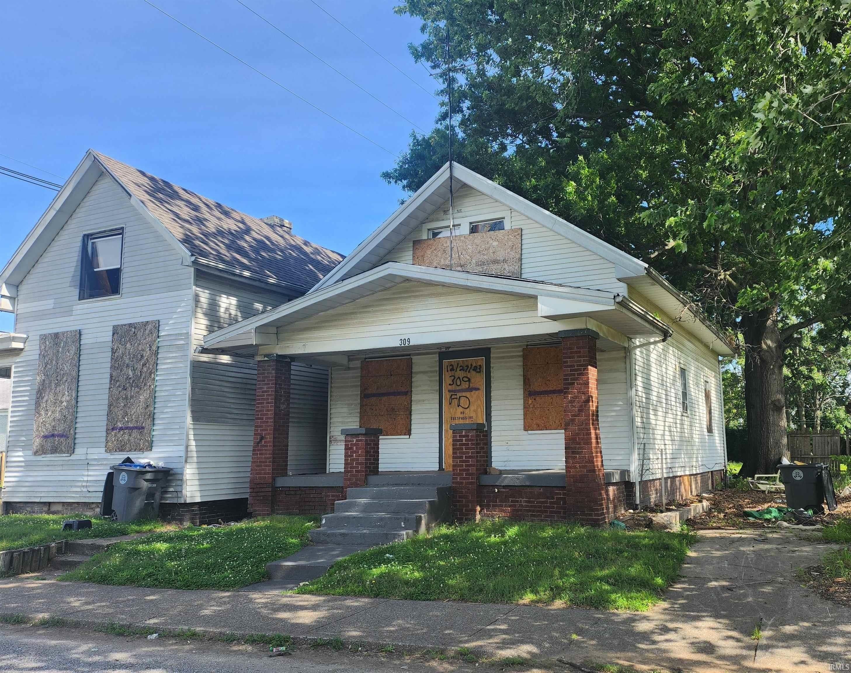 2. 309 311 W Illinois Street