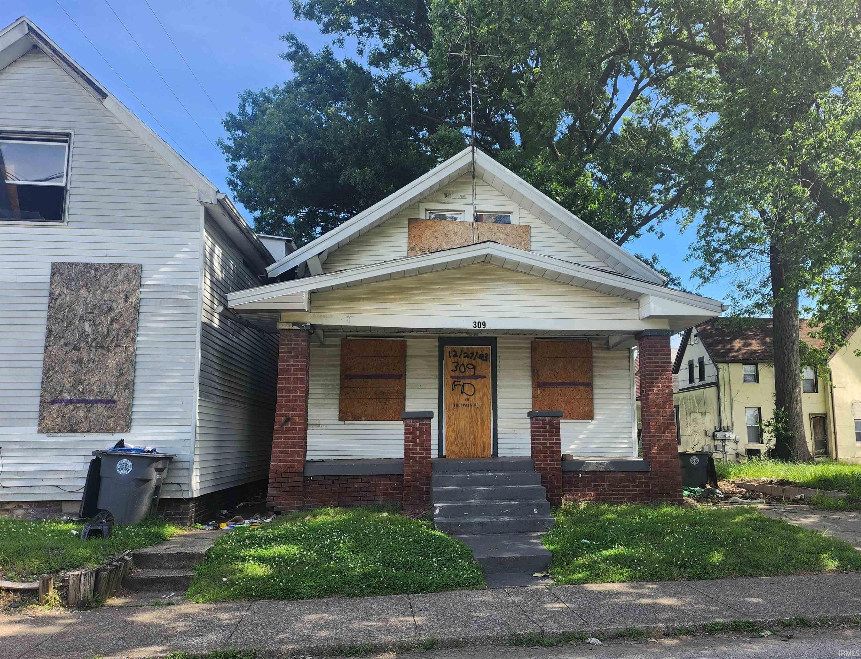 1. 309 311 W Illinois Street