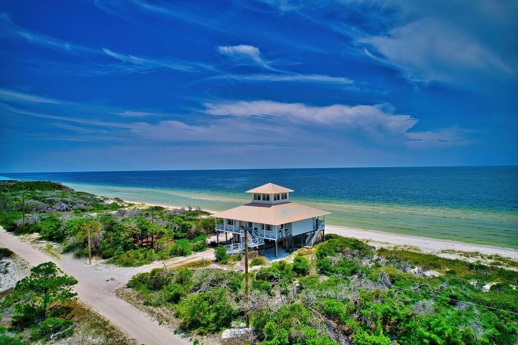 2. 850 Gulf Shore Dr