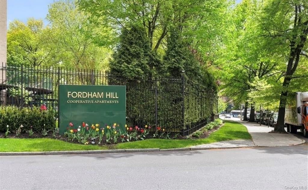 1. 9 Fordham Hill Oval Oval