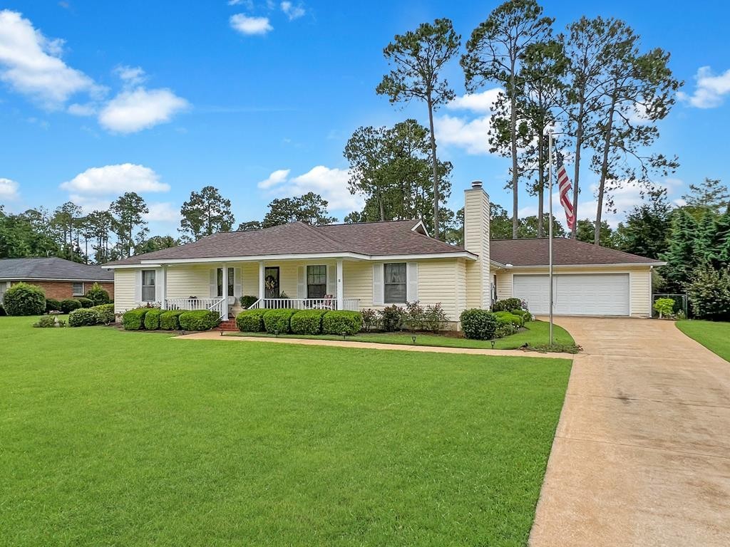 1. 1635 Longleaf Drive