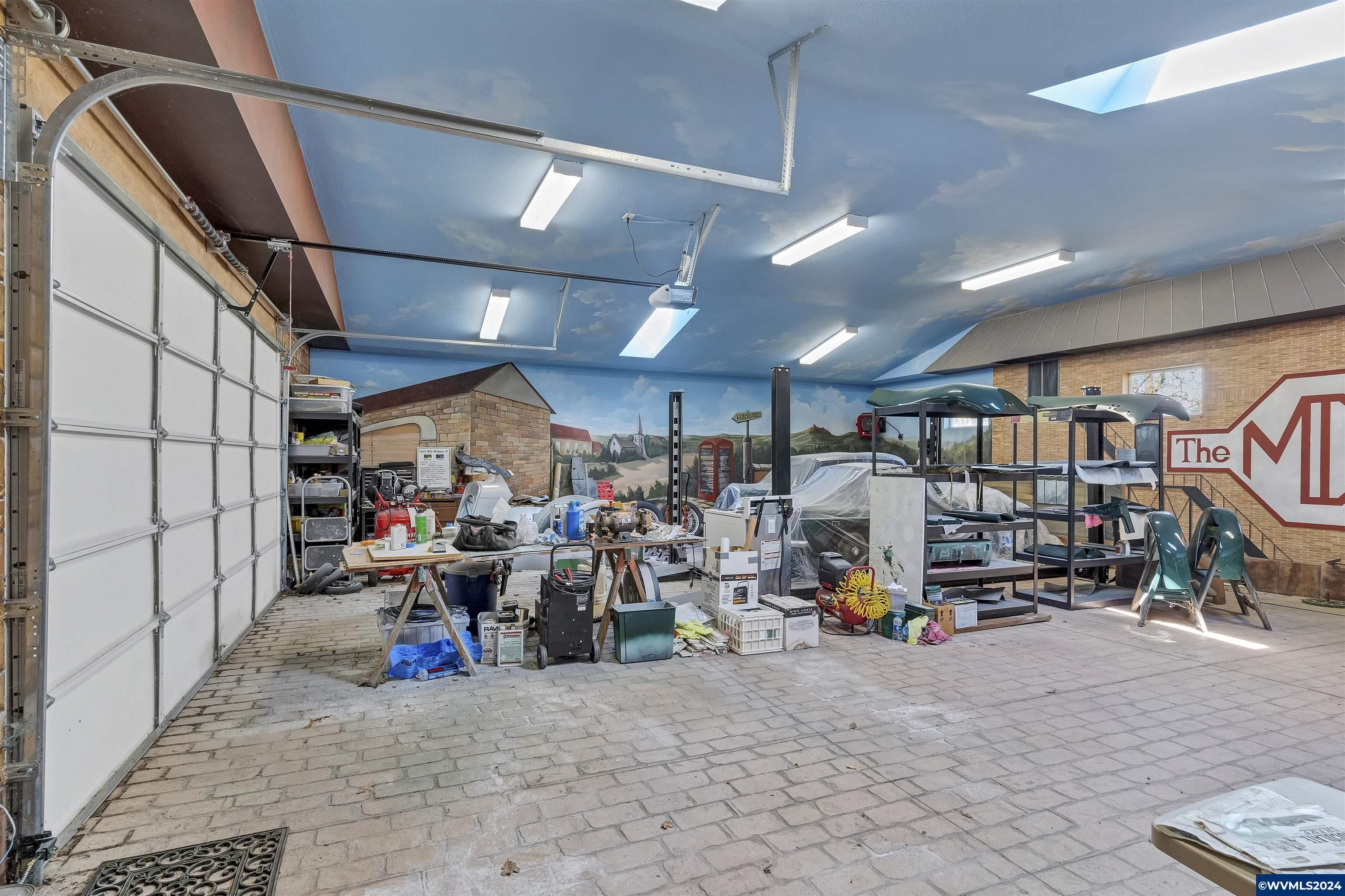 34. 8231 Macleay (3 Parcels) Rd SE