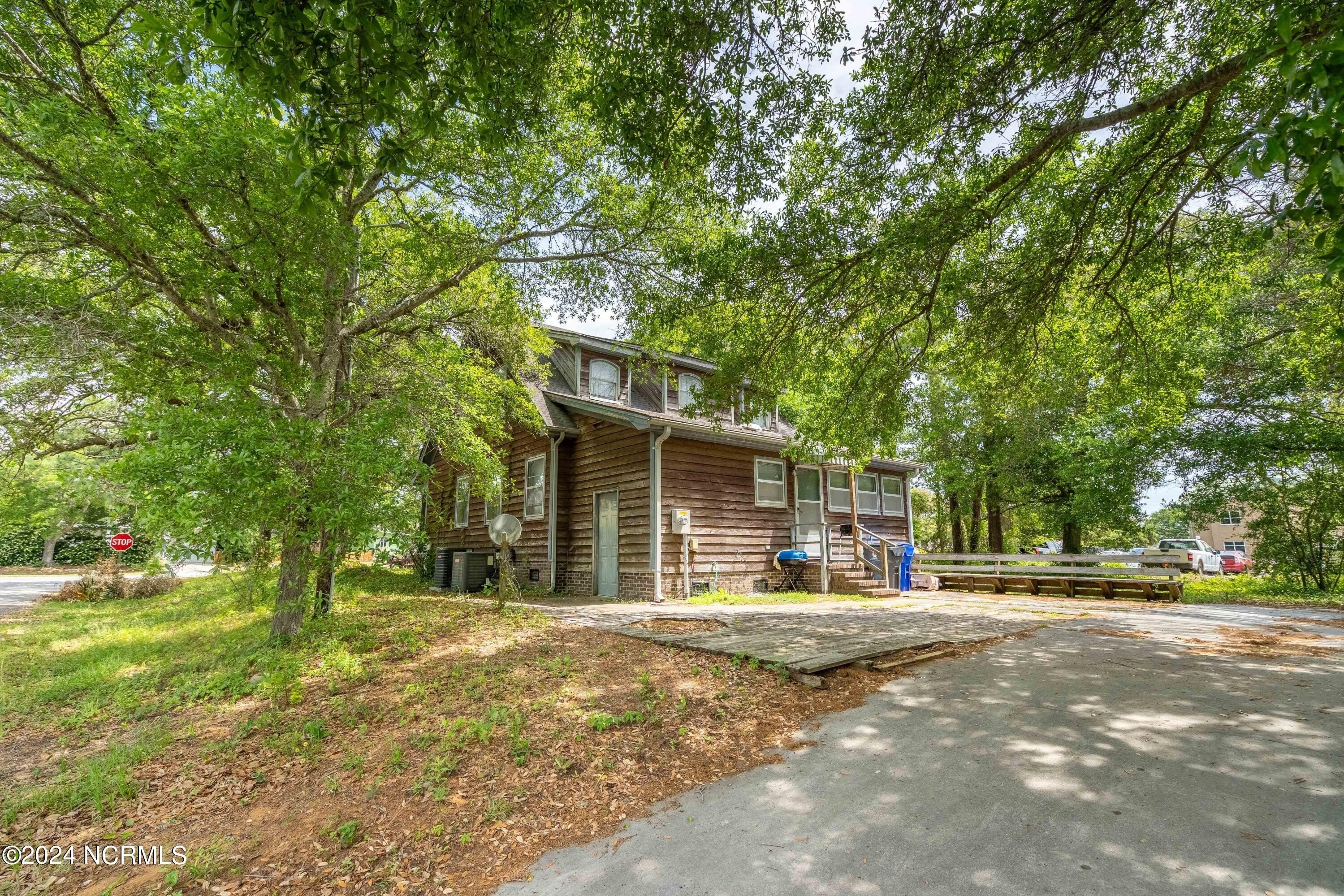 34. 4501 E Oak Island Drive