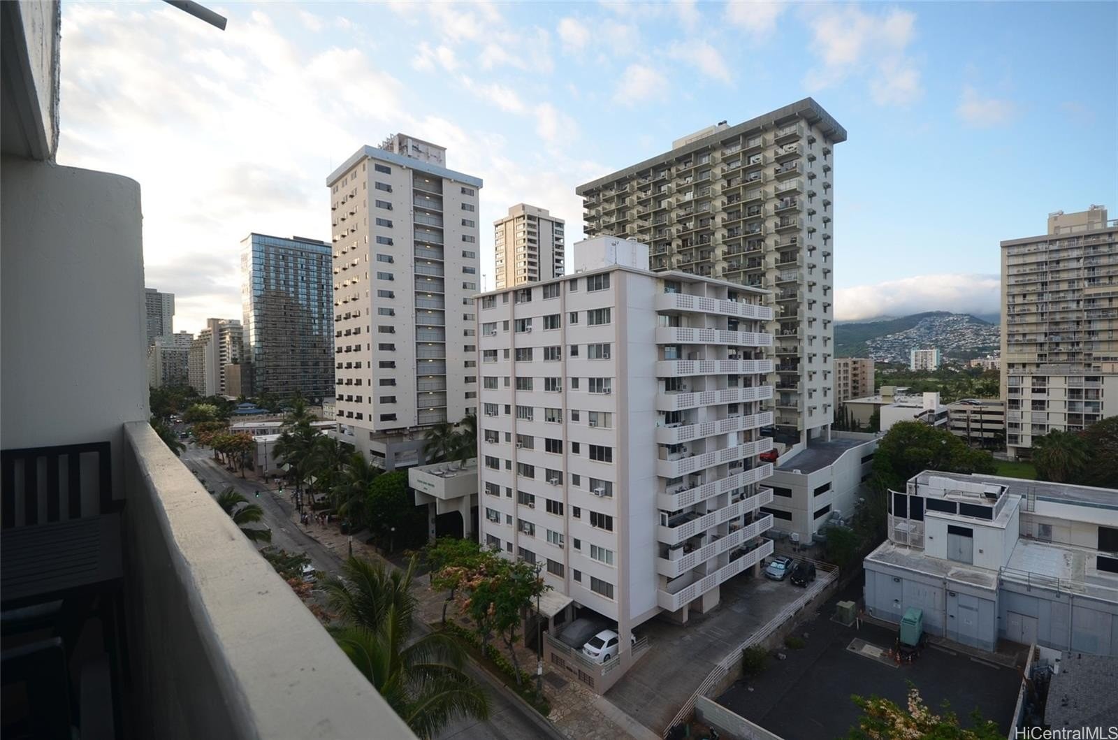 10. 2463 Kuhio Avenue