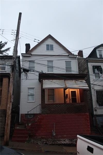 1. 112 Frederick St