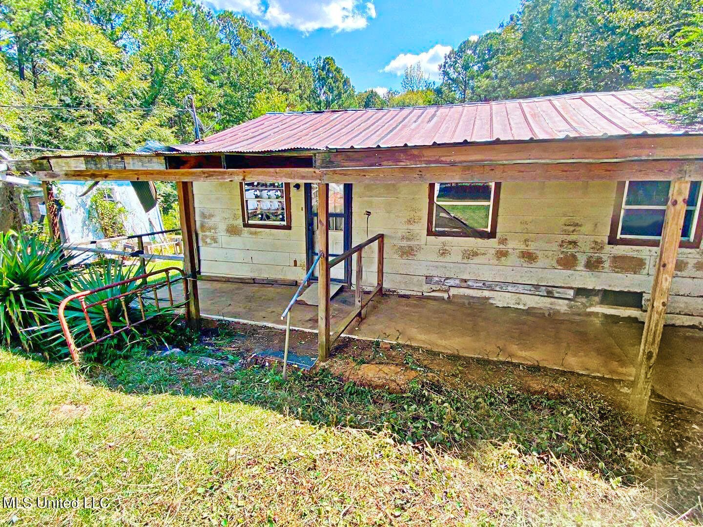 1. 2825 Attala Road