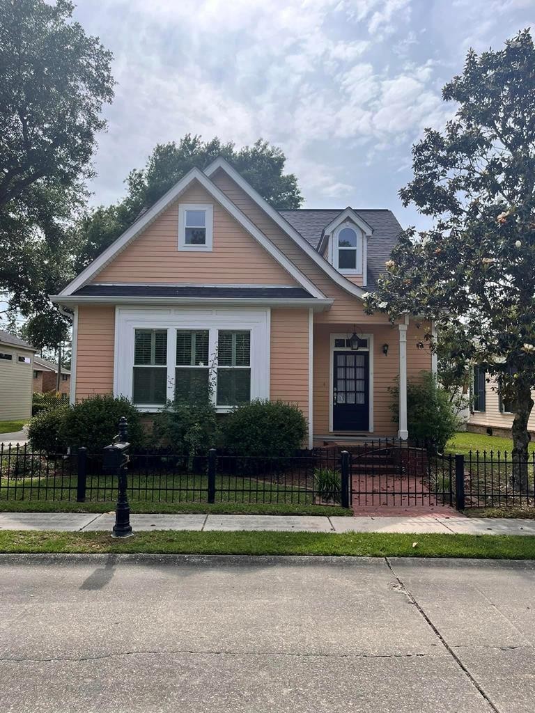 3. 6 Garden District Pl