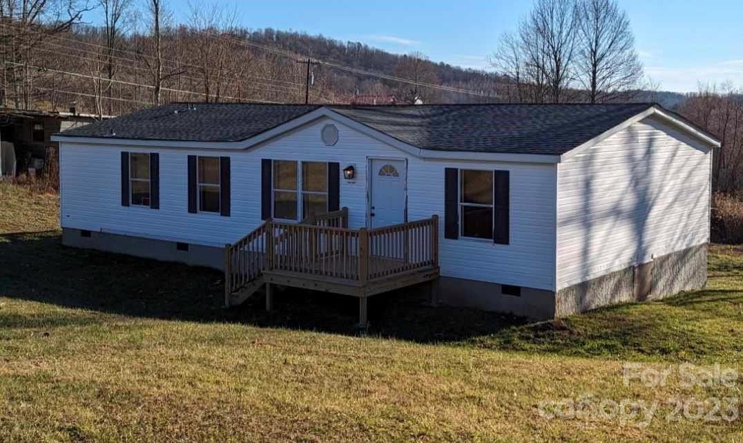 1. 1218 Sugarloaf Mountain Road