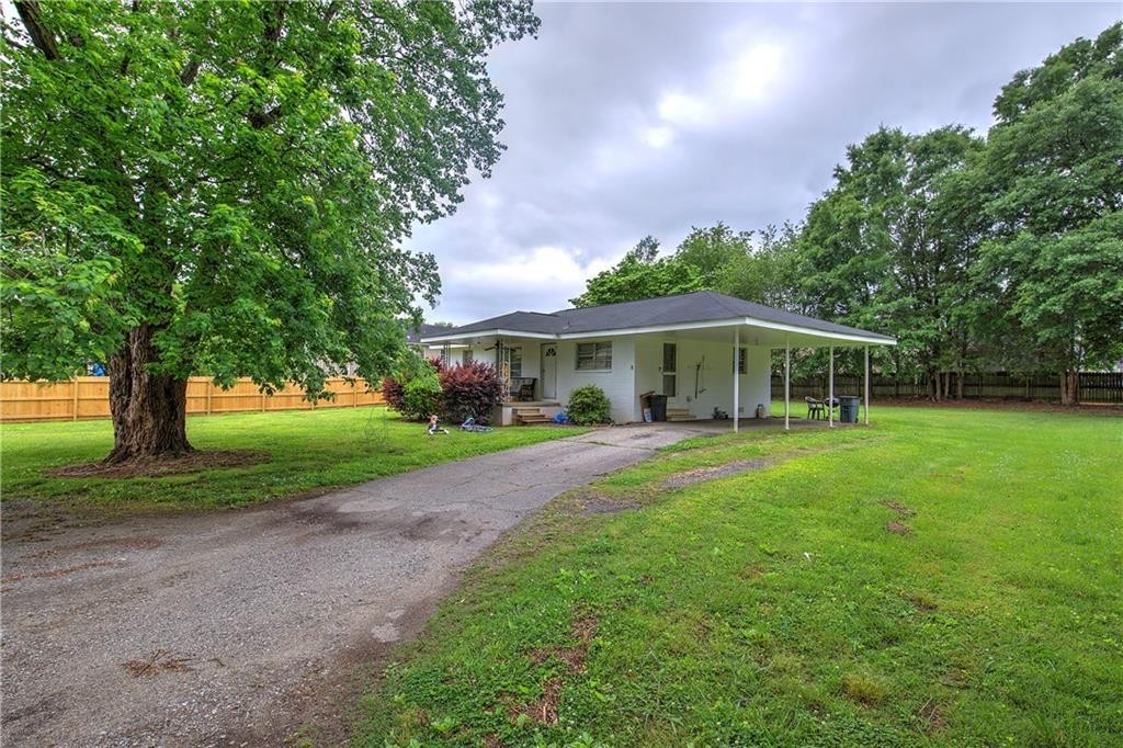 49. 500 Cassville Road