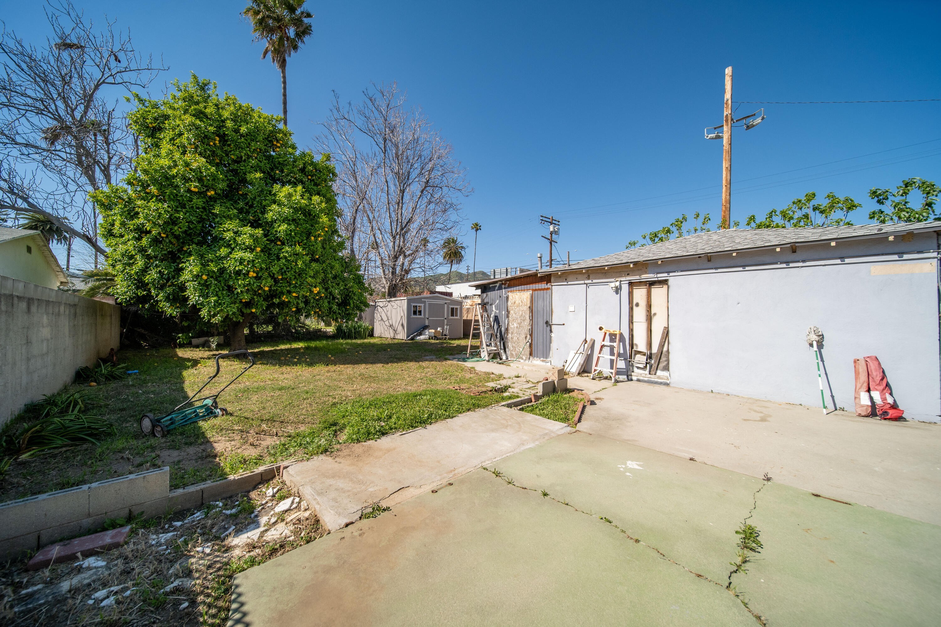 22. 15625 La Mesa Street