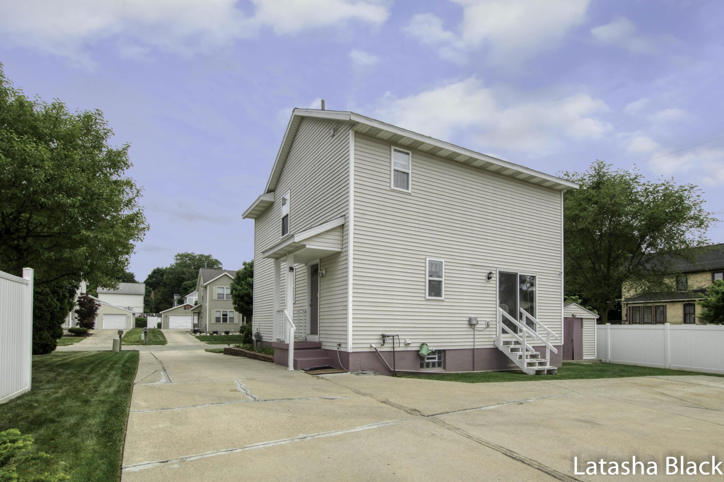 26. 587 Cass Avenue SE