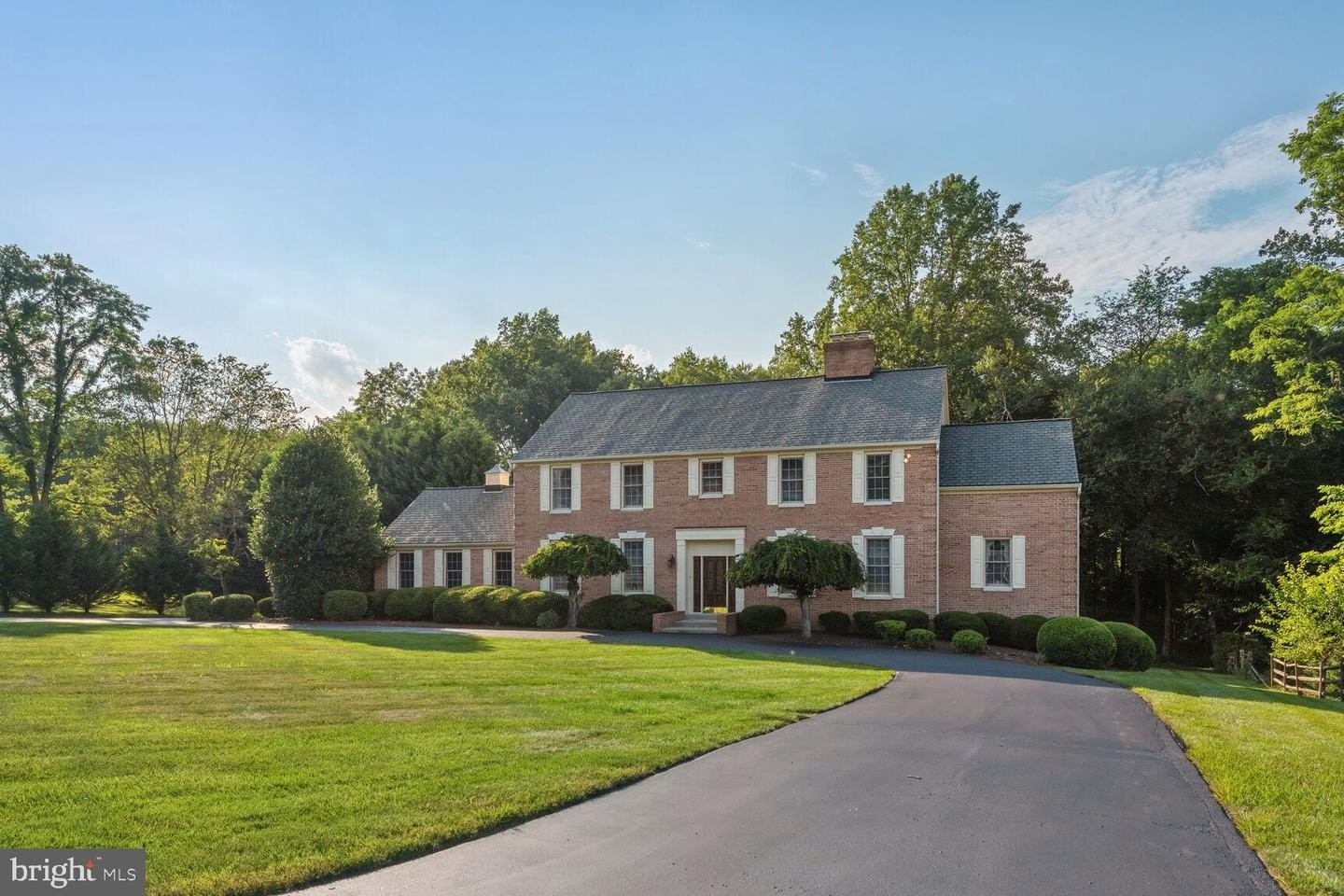 3. 806 Lake Windermere Ct