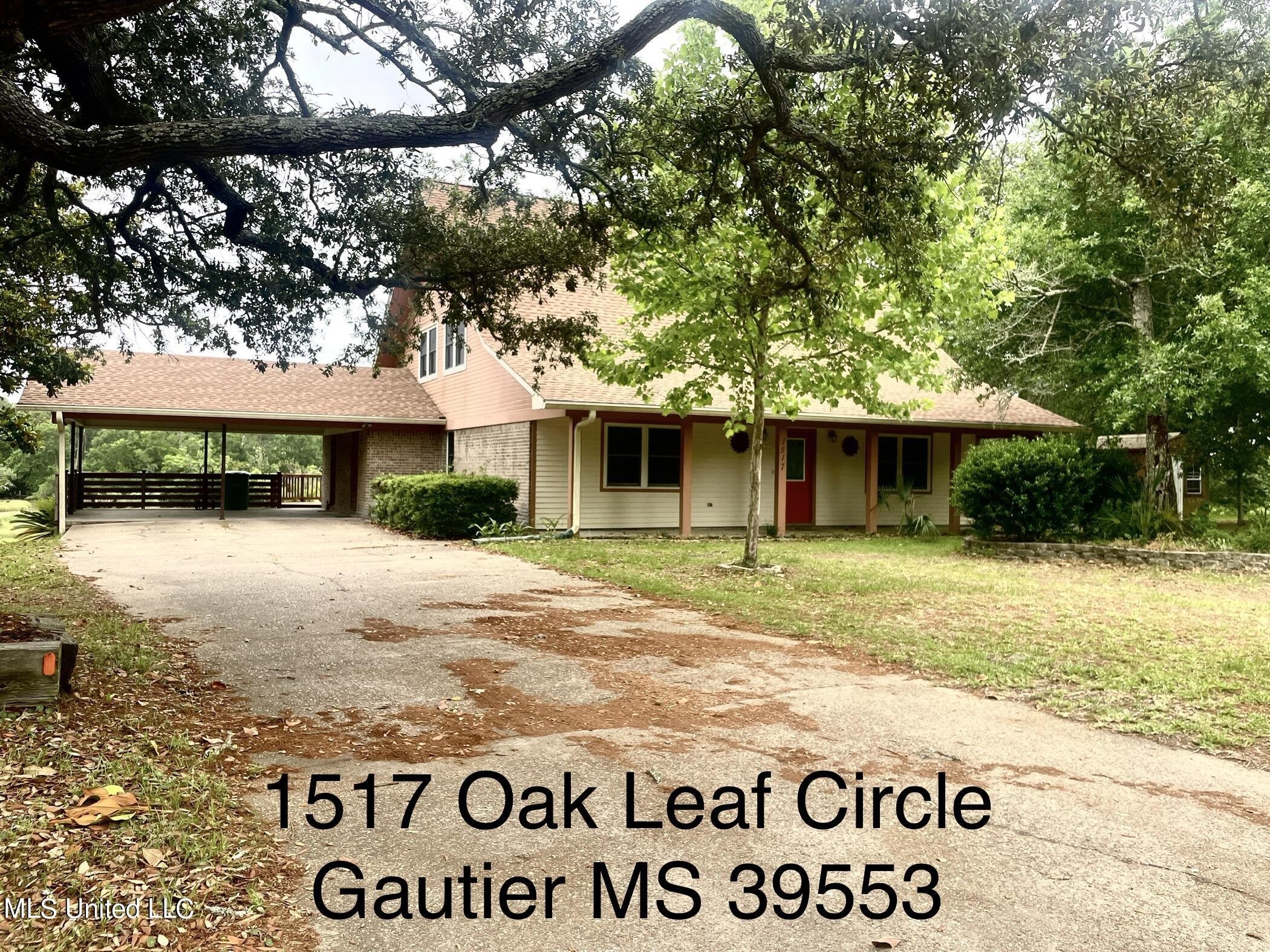 1. 1517 Oak Leaf Circle