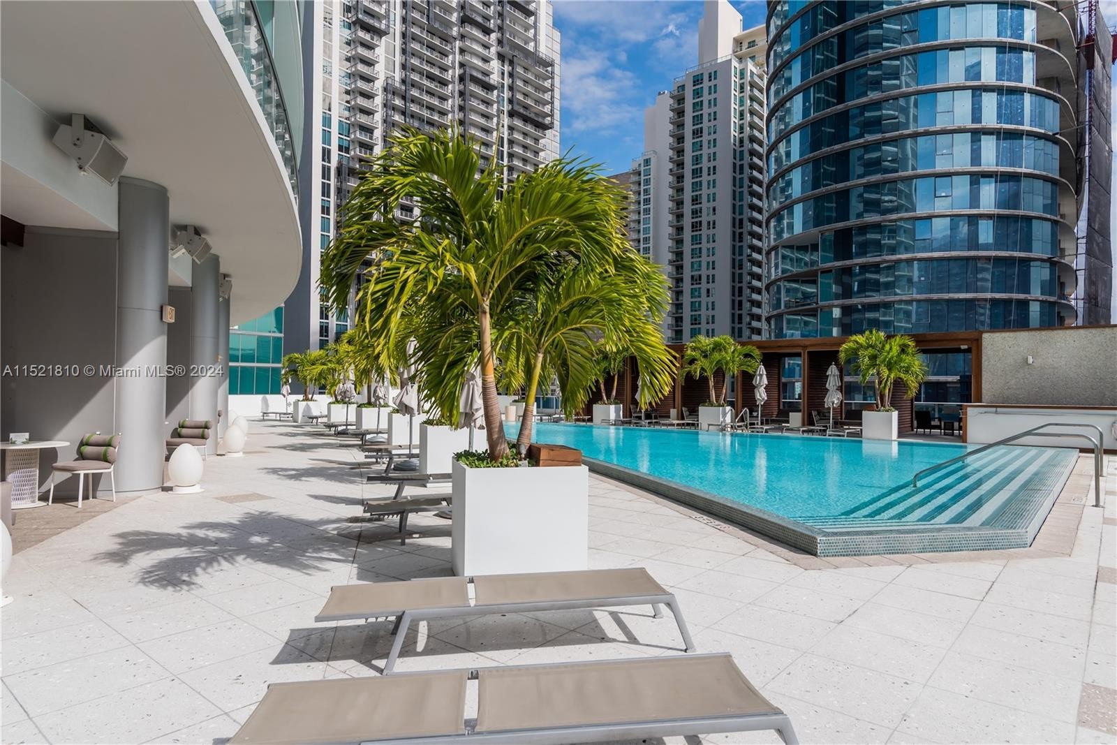 32. 200 Biscayne Boulevard Way