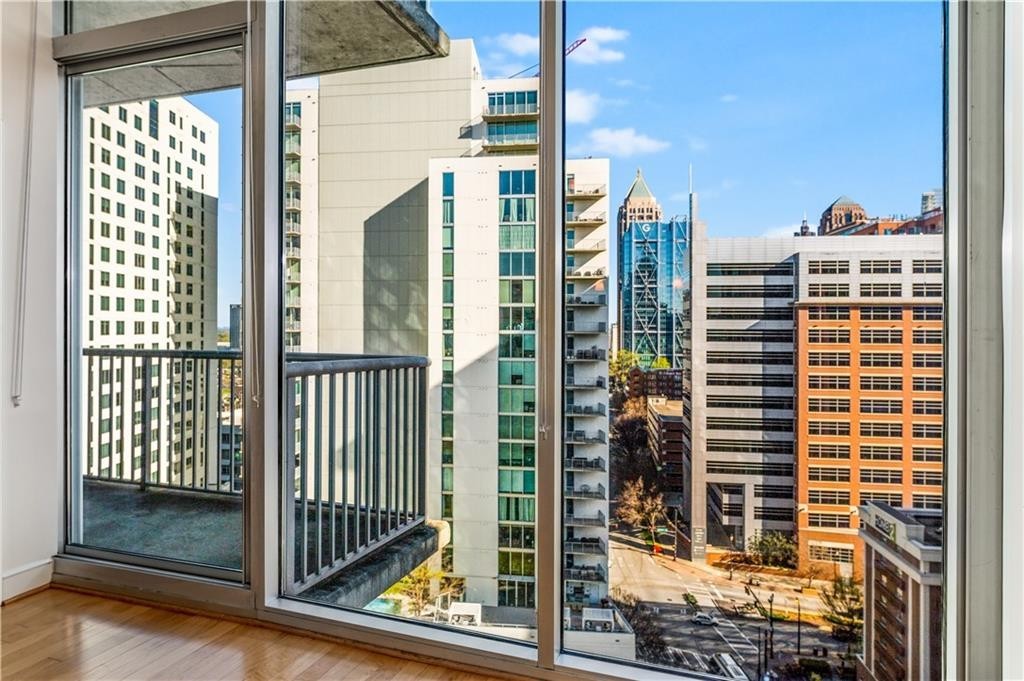 32. 44 Peachtree Place NW