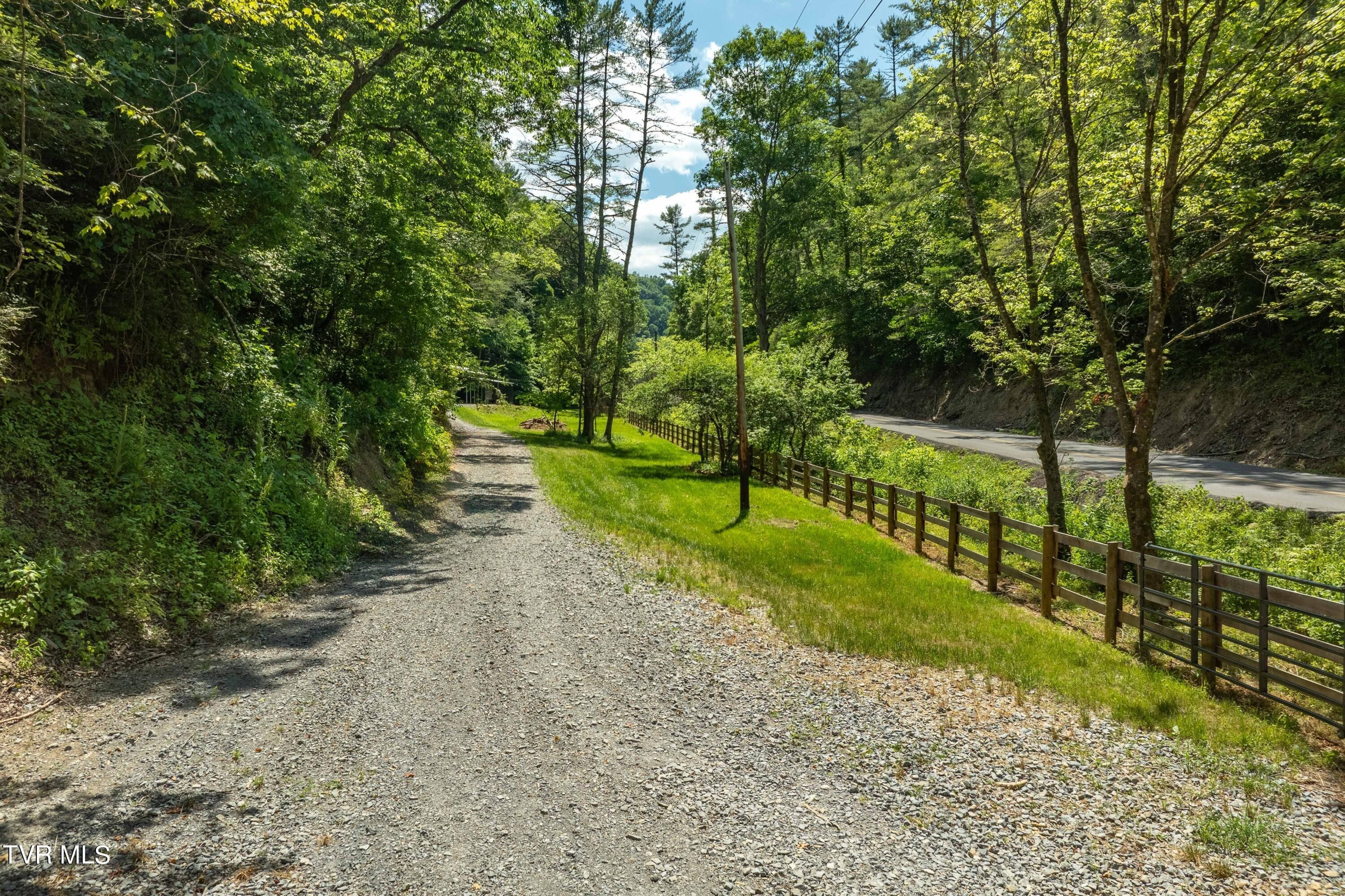 15. 937 Troublesome Hollow Road Road