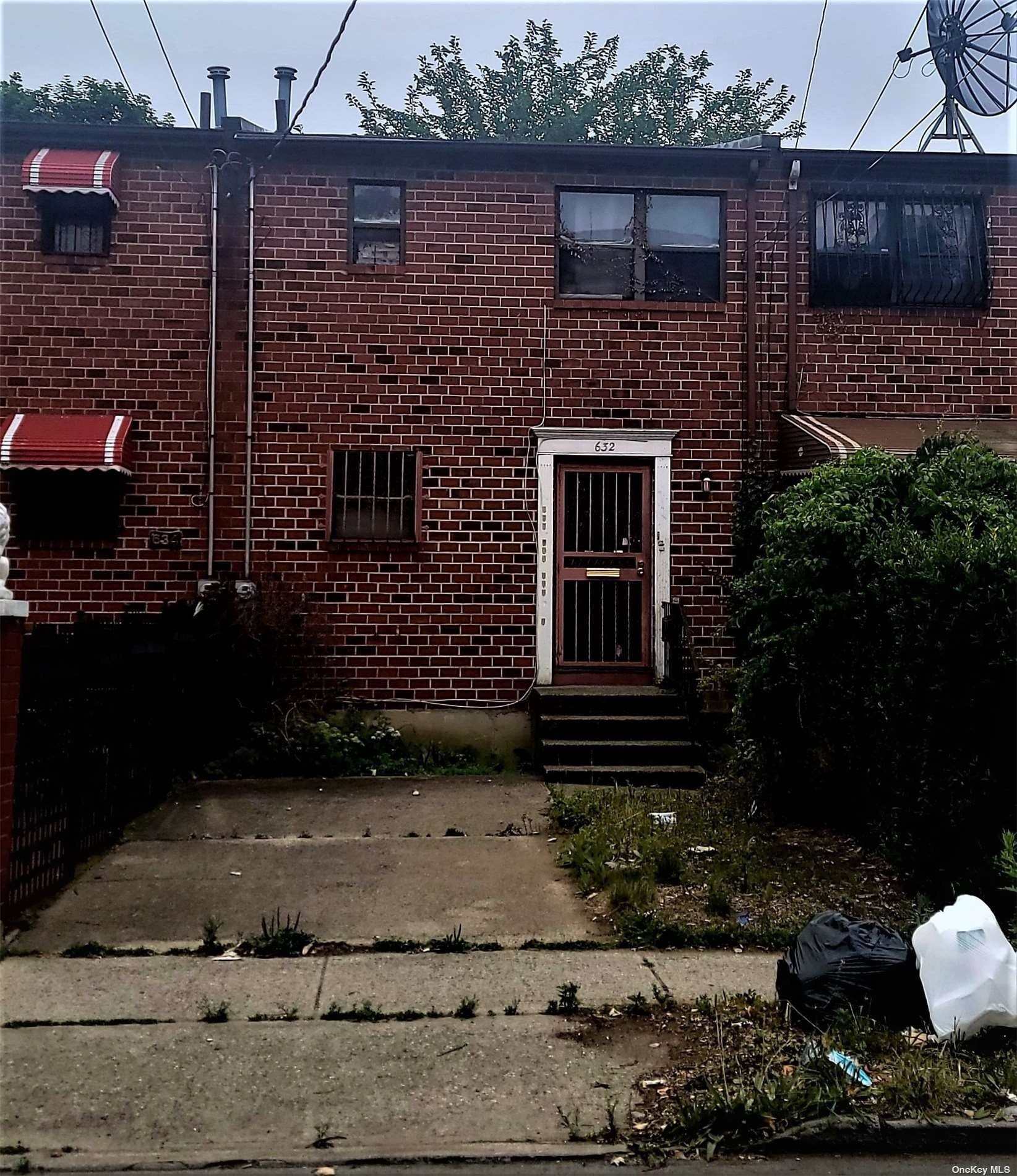 1. 632 Belmont Avenue