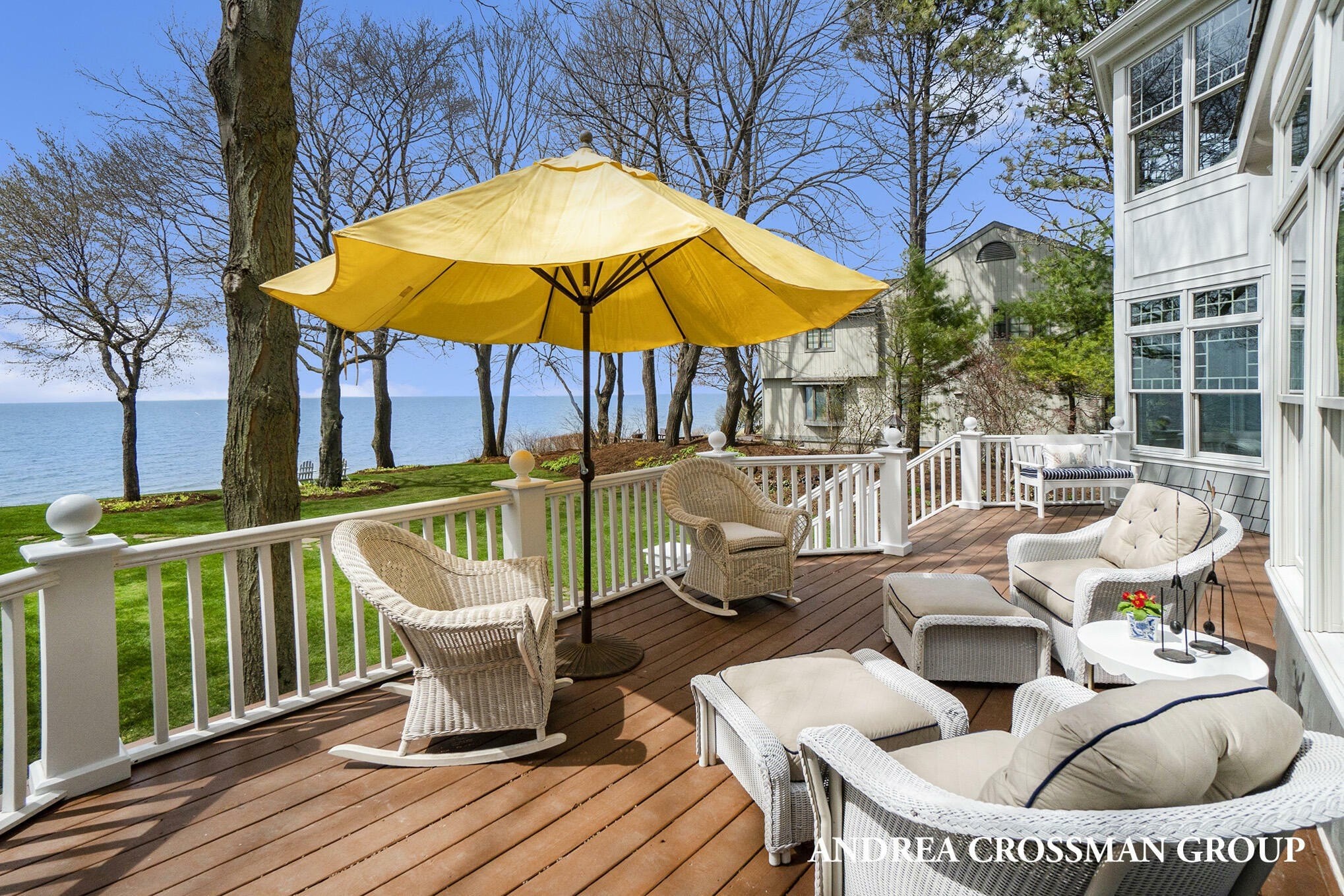 4. 6059 Lakeshore Drive