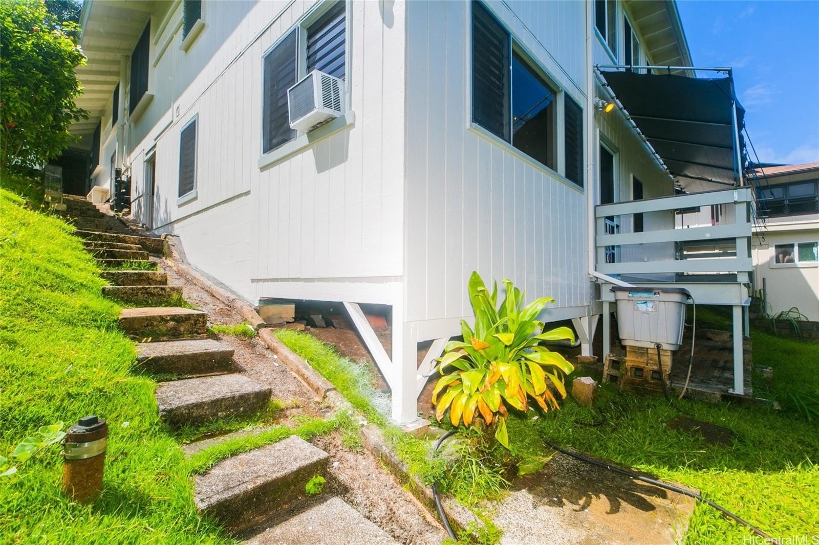 25. 99-401 Aiealani Place