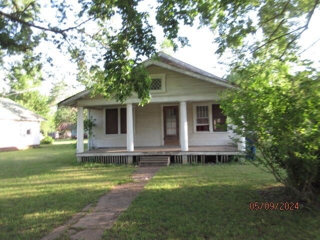 1. 527 W Tahlequah Ave.