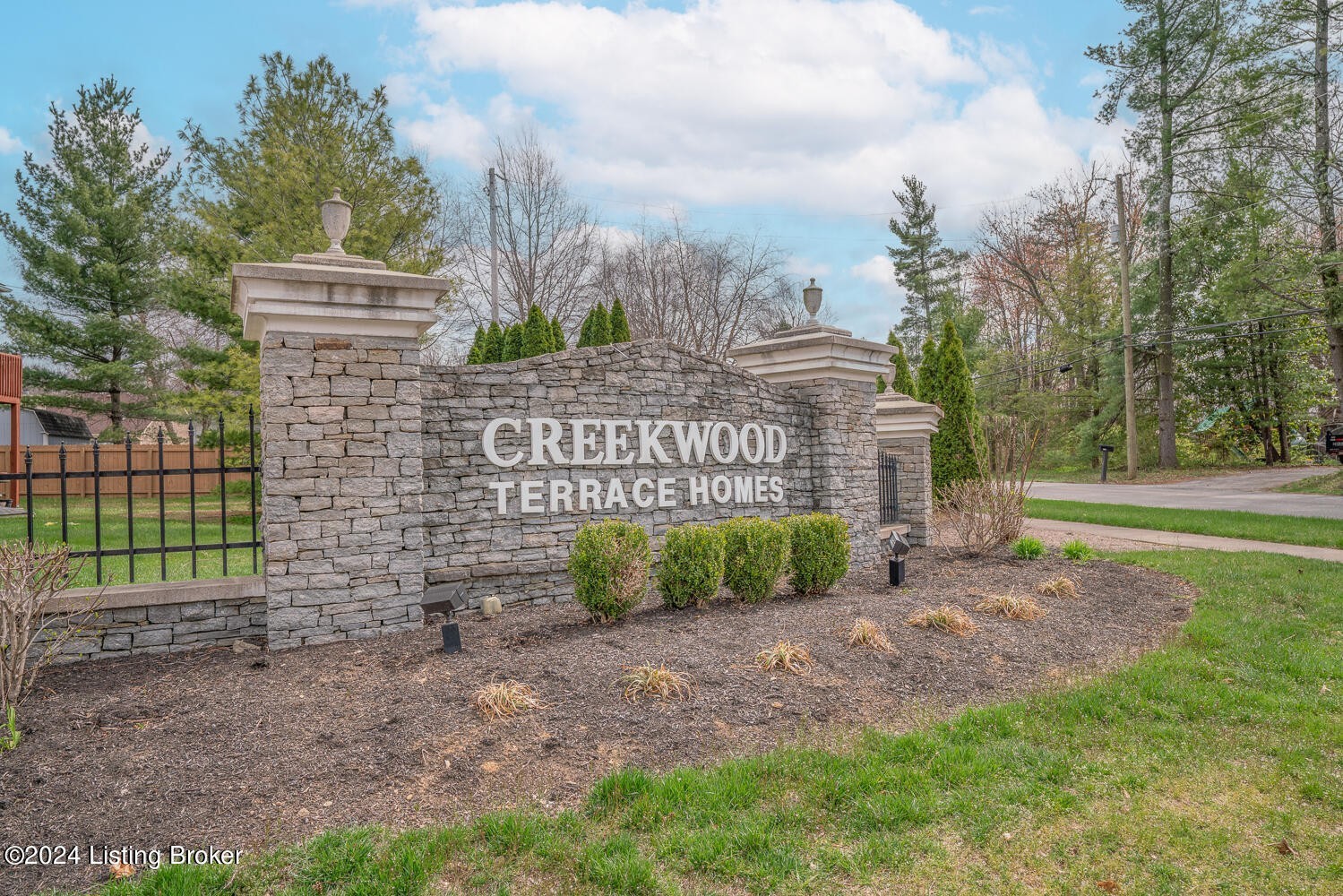 28. 6011 Wooded Creek Dr