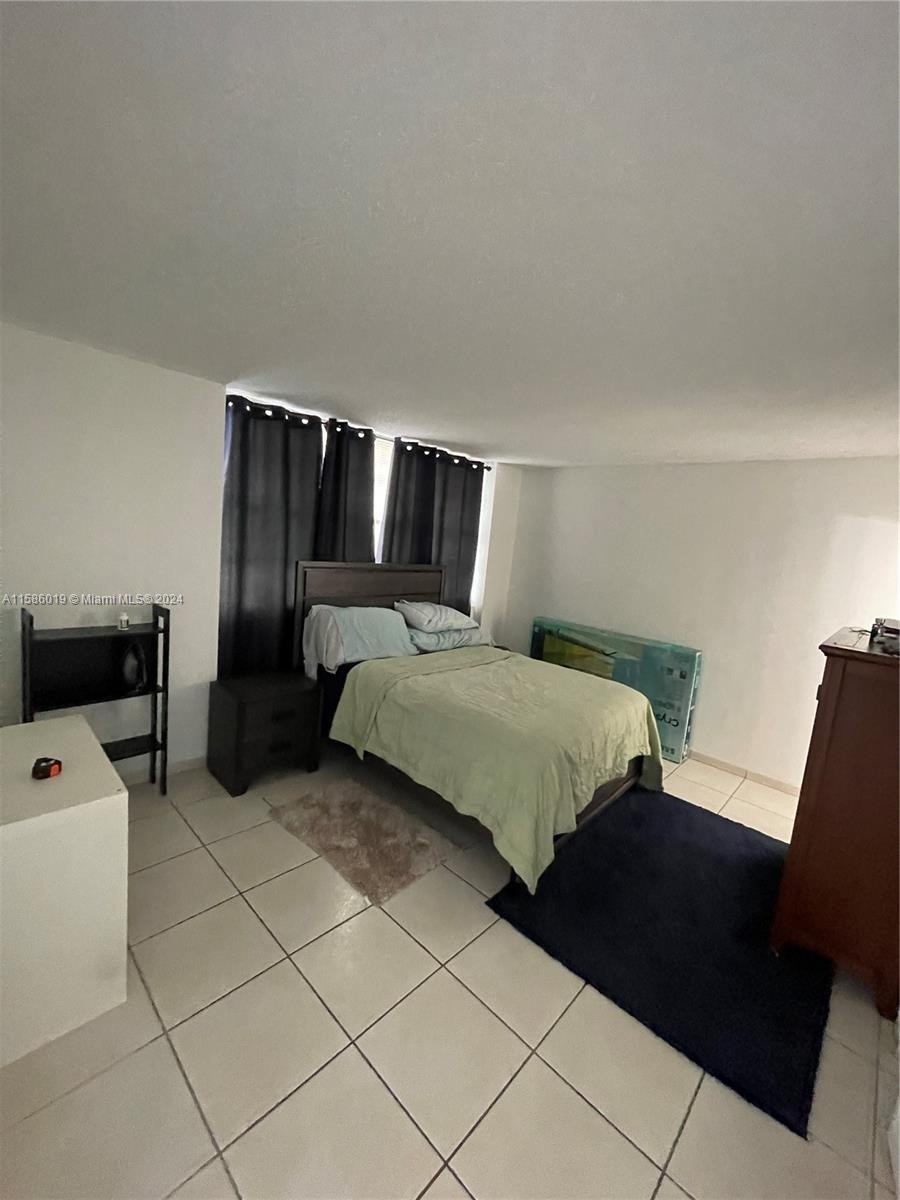 46. 999 Brickell Bay Dr